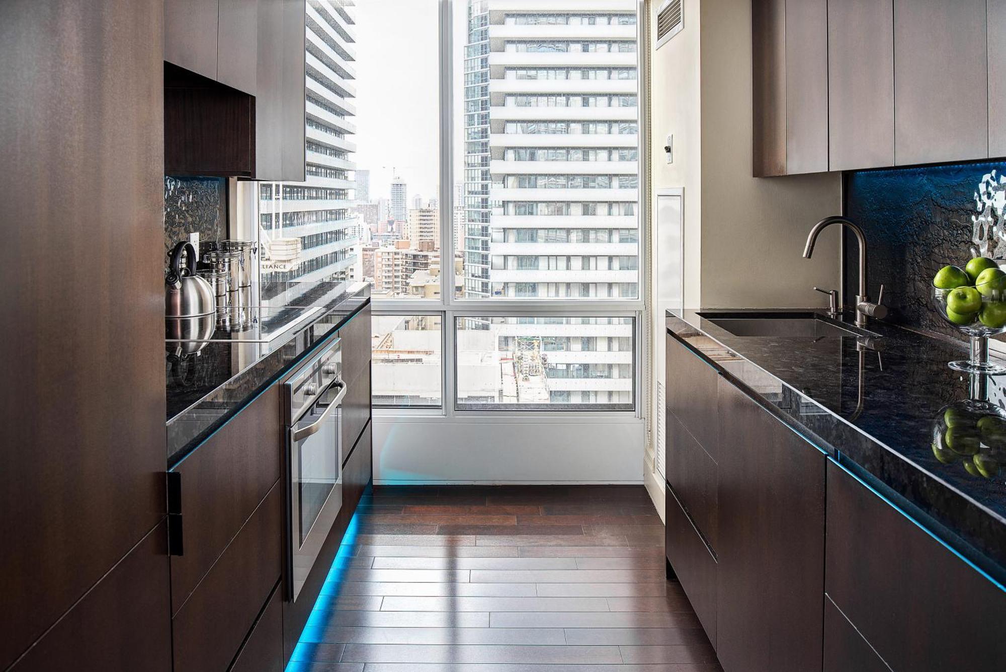 Sky Suites Yorkville Торонто Екстериор снимка