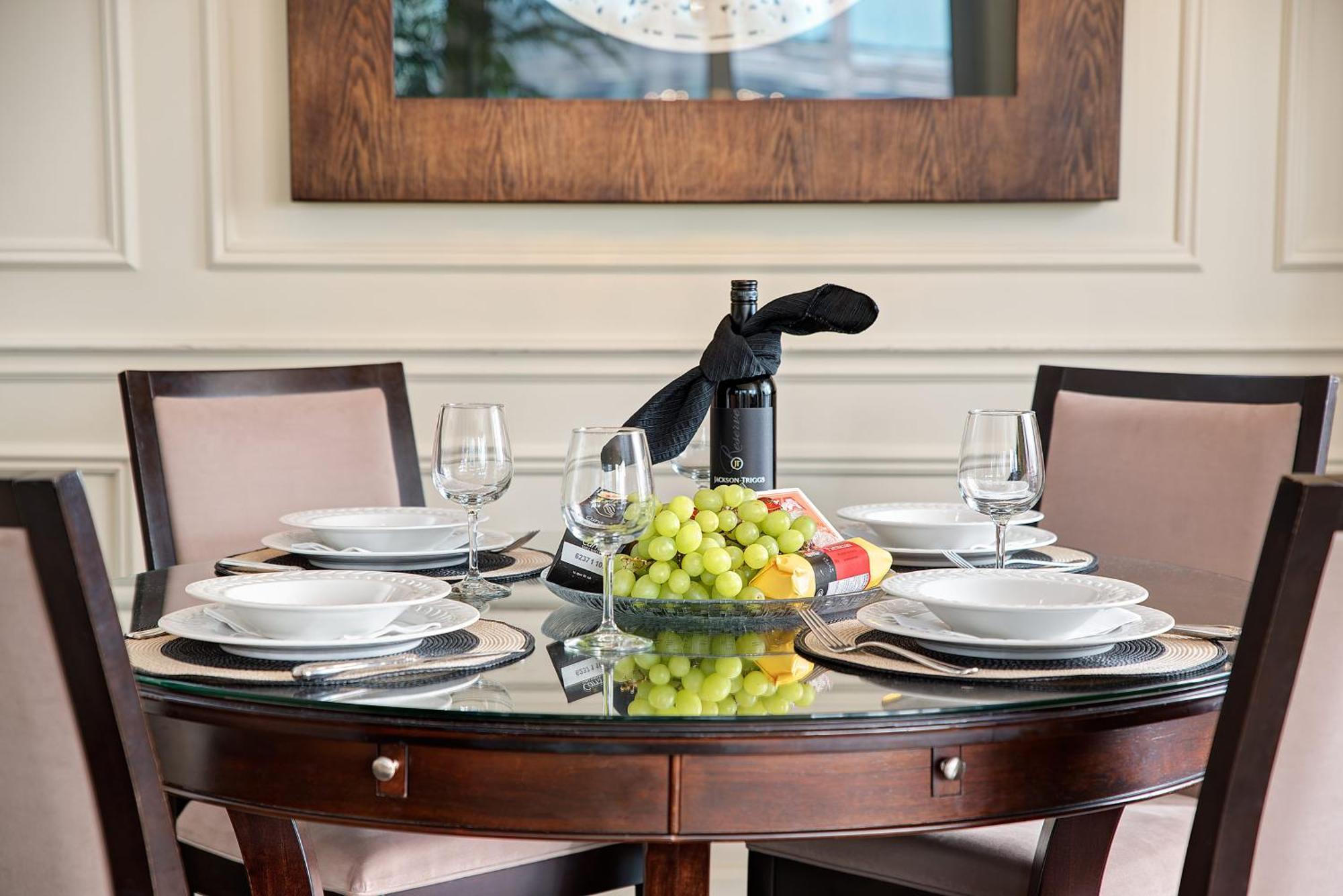 Sky Suites Yorkville Торонто Екстериор снимка