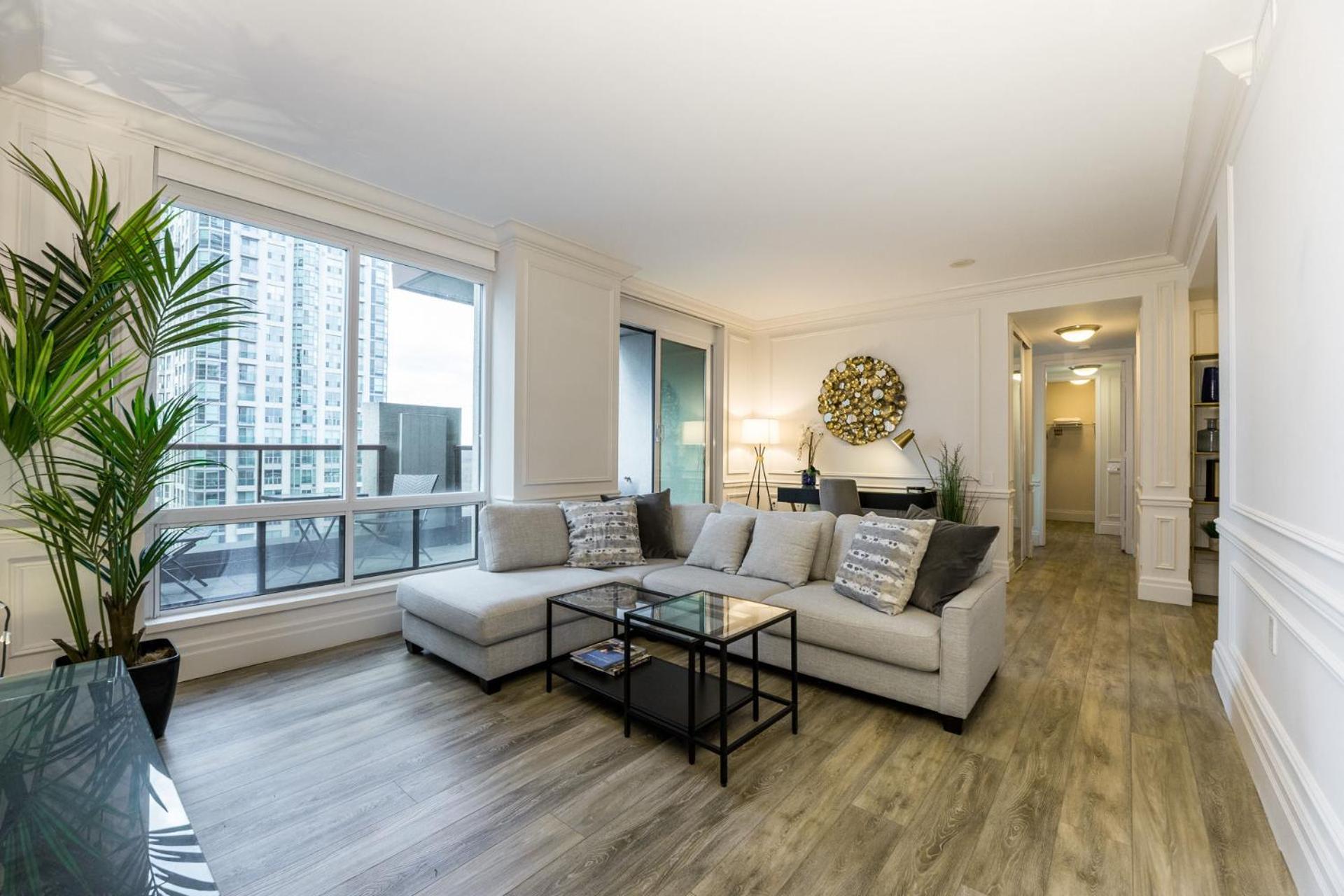 Sky Suites Yorkville Торонто Екстериор снимка
